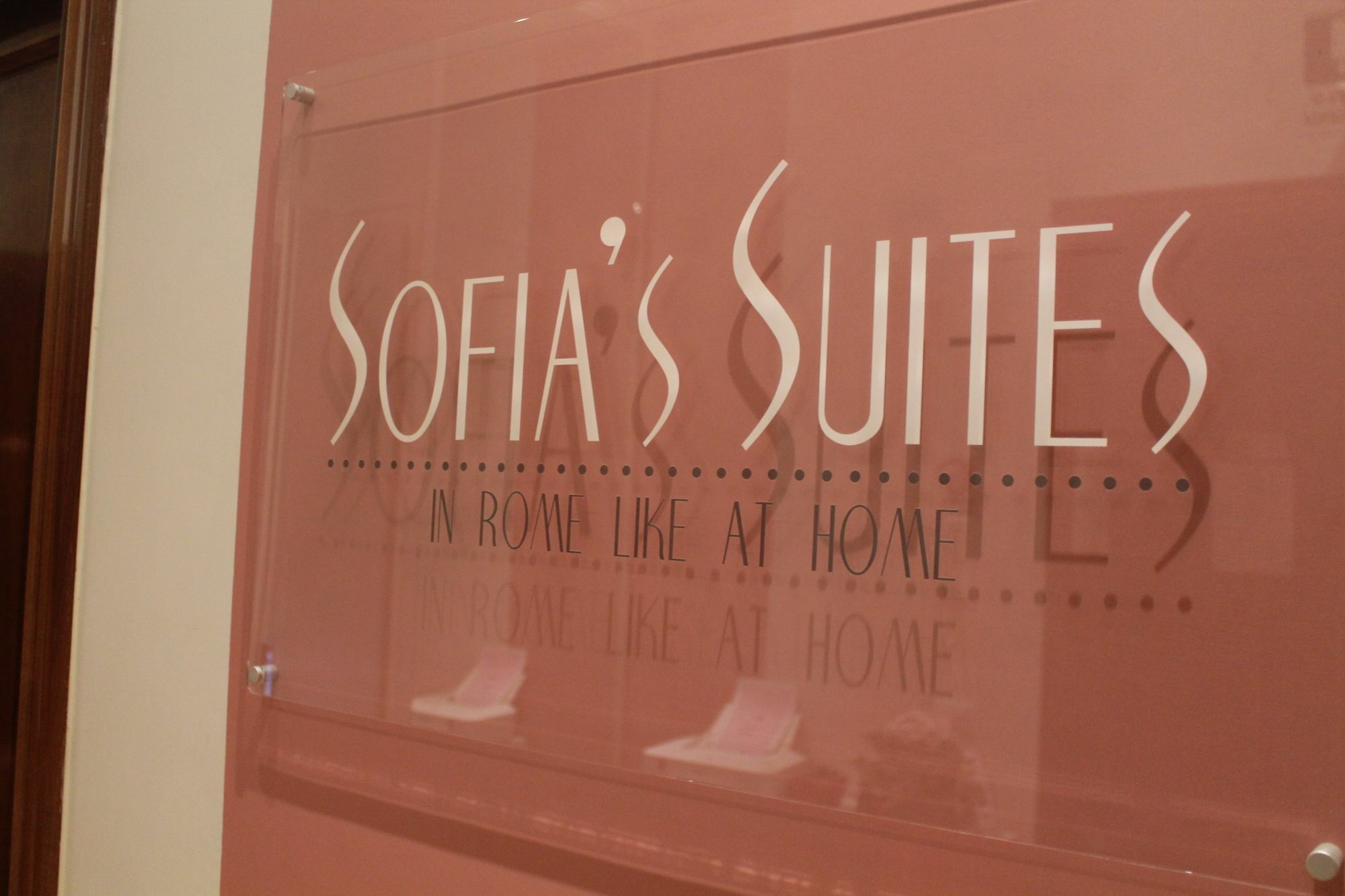 Sofia'S Suites Guesthouse Roma Ngoại thất bức ảnh